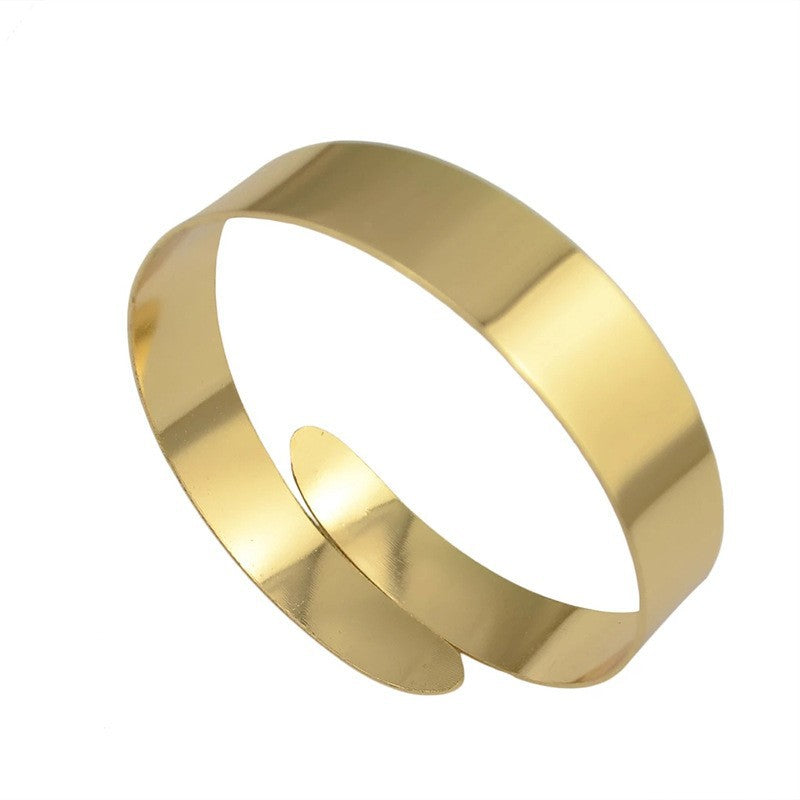 Gleaming Golden Open Cuff Upper Arm Bracelet with a Triple Band Design