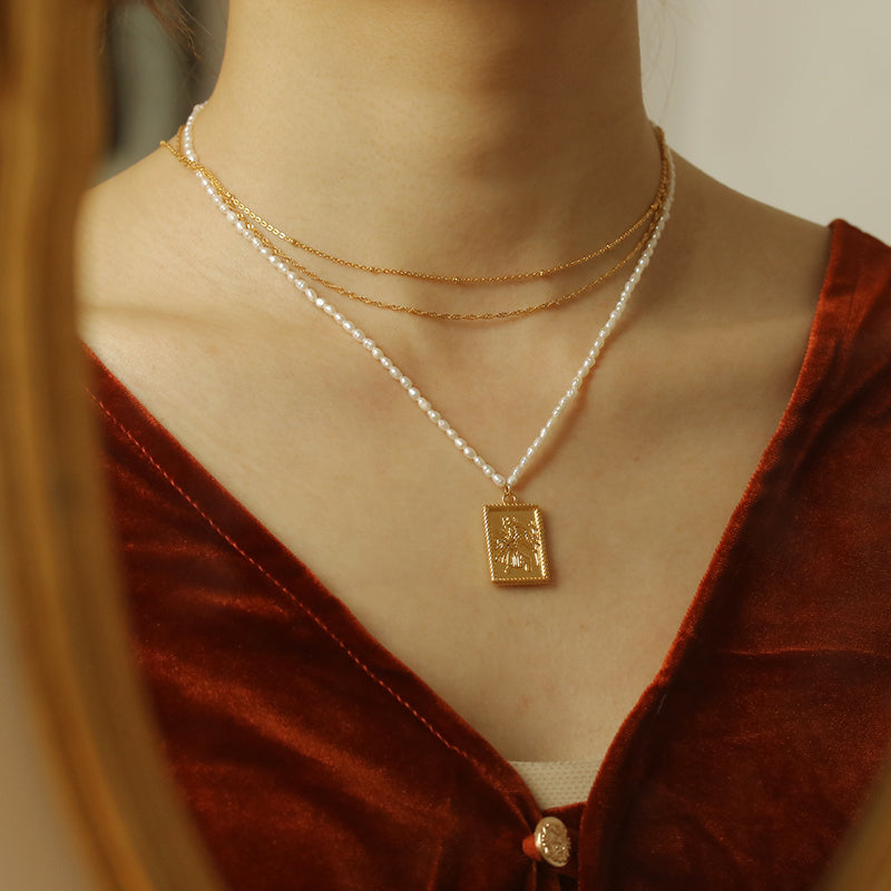 Simple Helix Necklace