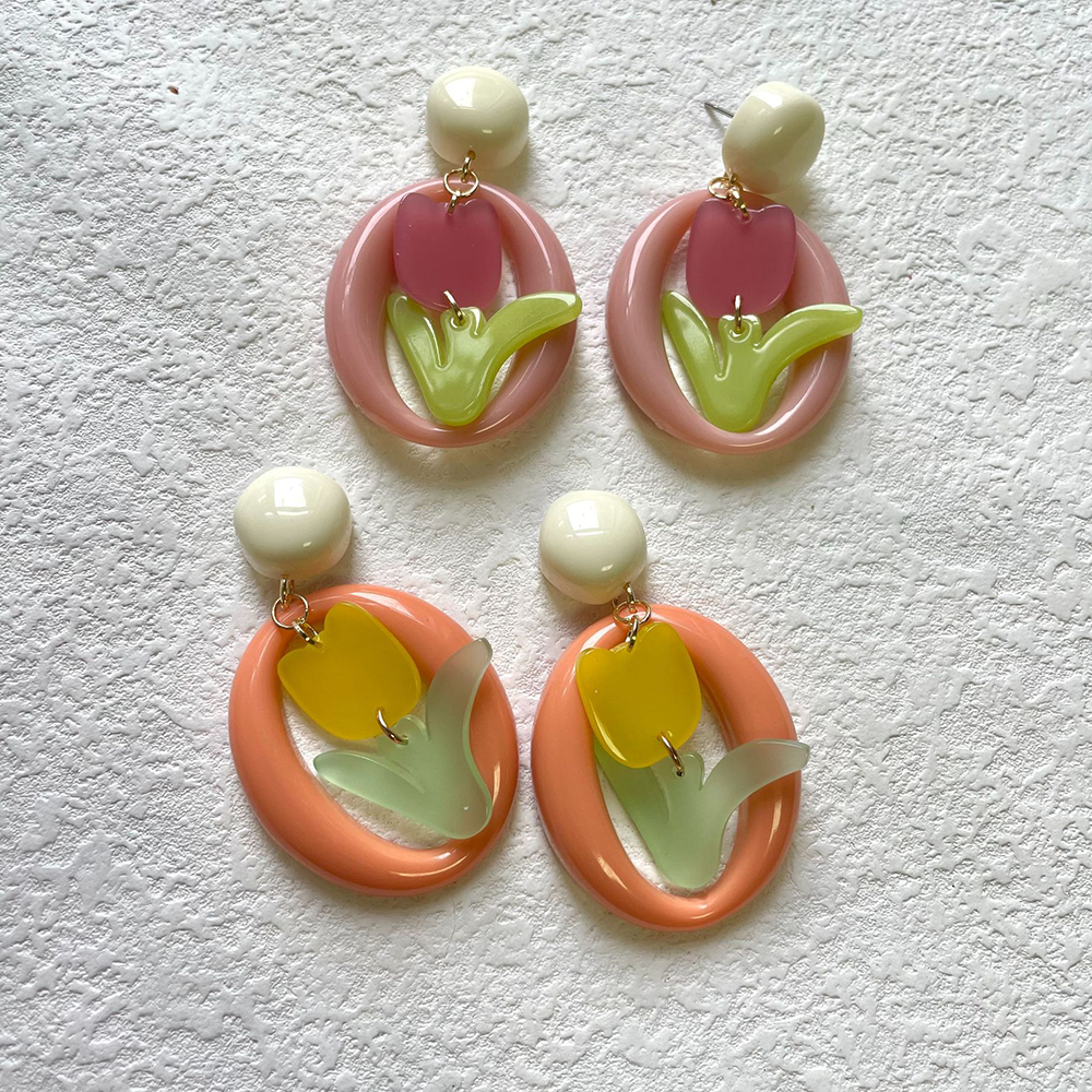 Boucles d'oreilles mignonnes de tulipe