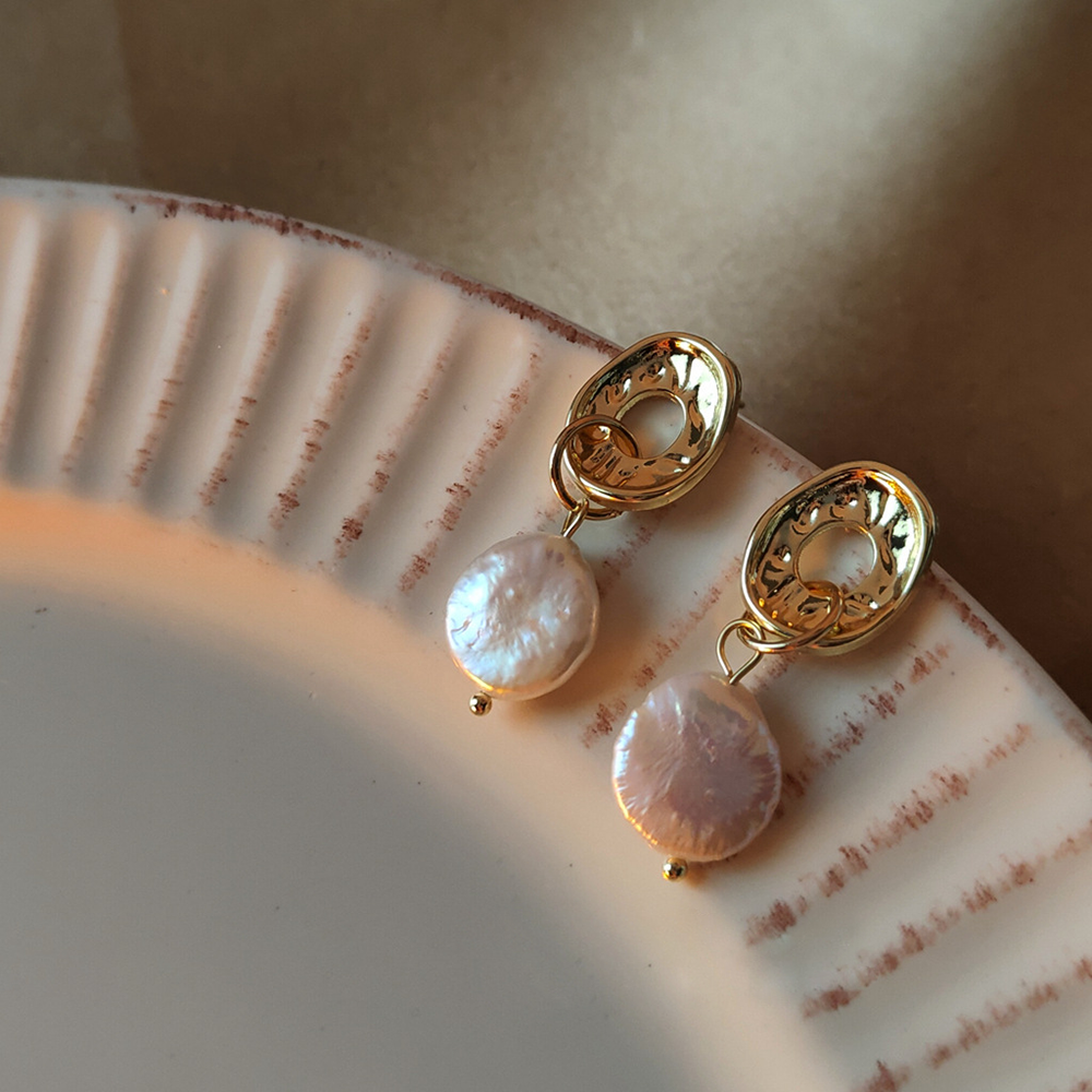 Pendentifs en perles baroques dorées