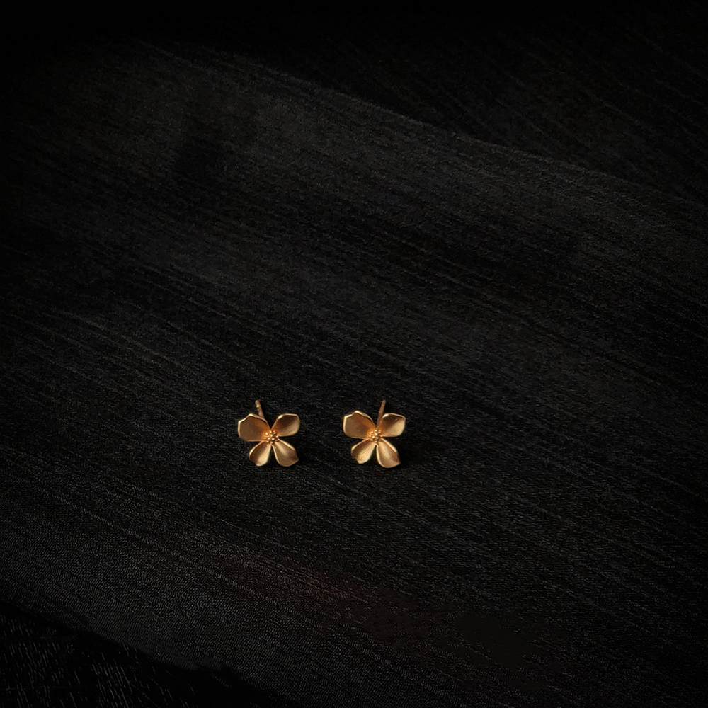 Gold Simple Flower Earrings