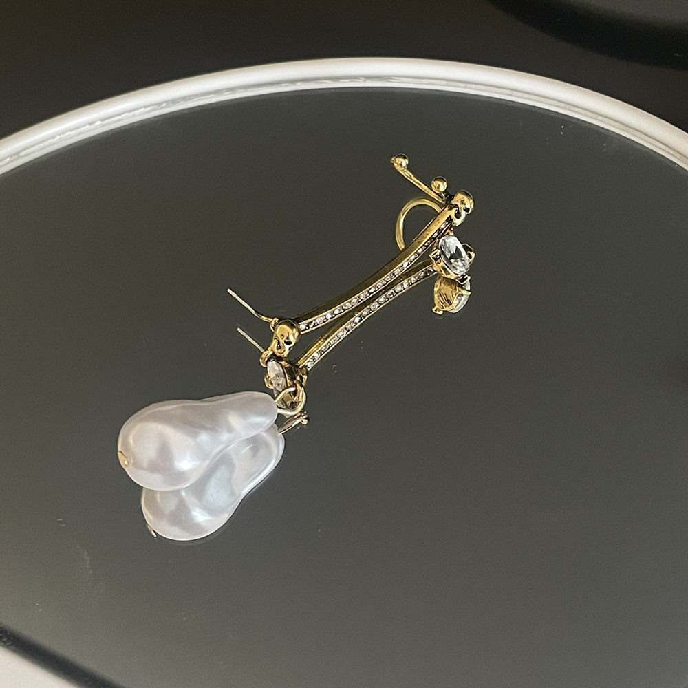 Baroque Ear Bone Clips