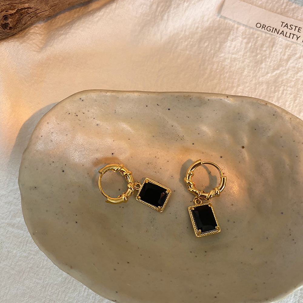 Vintage Black Zirconia Earrings