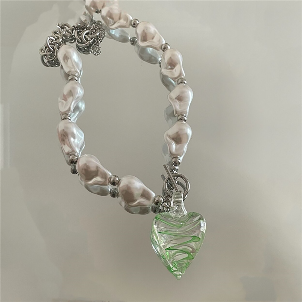 Vintage Love Pendant Pearl Necklace